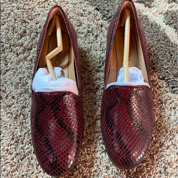 Vionic Shoes - Vionic